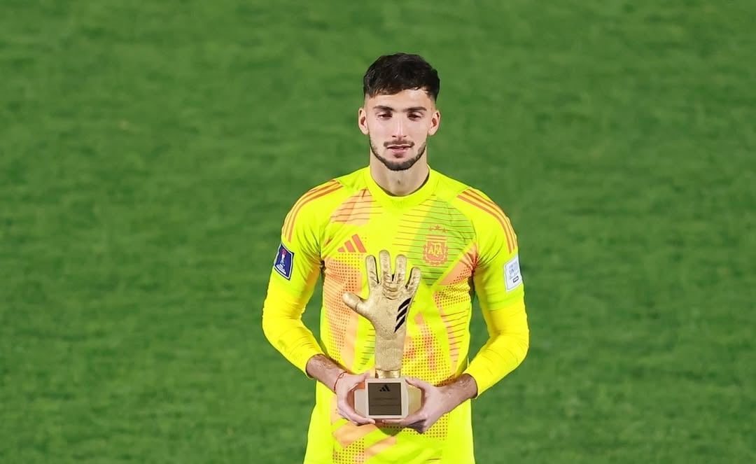 Santino Barbi arquero Argentina Sub 20