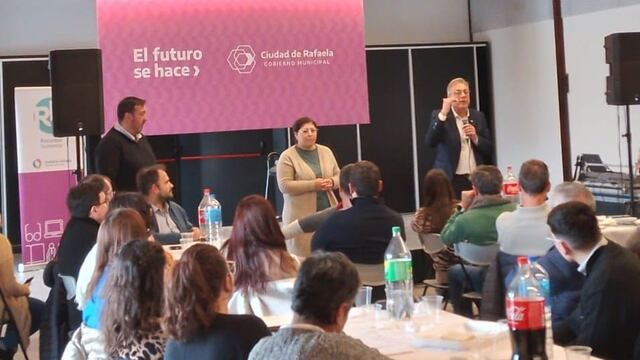 La Asociación del Personal Jerarquizado de la Municipalidad de Rafaela y el Intendente de Rafaela, Luis Castellano, se reunieron el viernes pasado