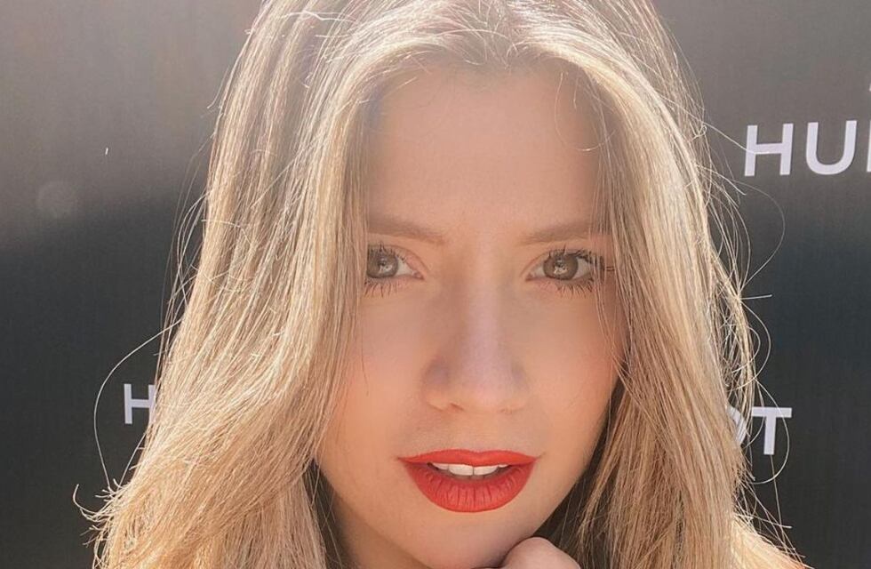 A cara lavada, Laurita Fernández presentó sus looks total white elegidos para las fiestas