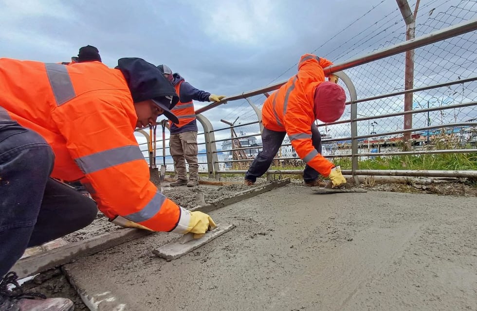 Reconstrucción de veredas en el ingreso al puerto de Ushuaia