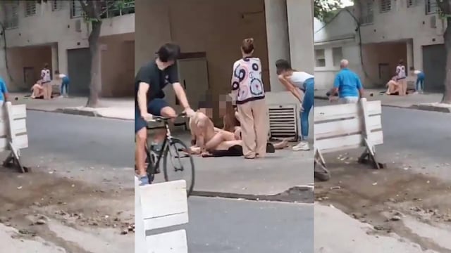 El joven protagonista estaba desnudo y quedó sentado en la vereda.