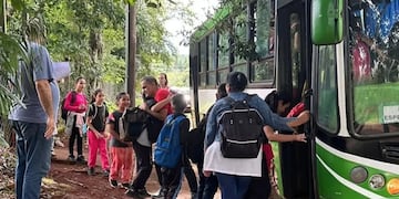 El municipio de Puerto Esperanza se hizo cargo del transporte urbano tras licitaciones fallidas y evalúa ampliar la flota.