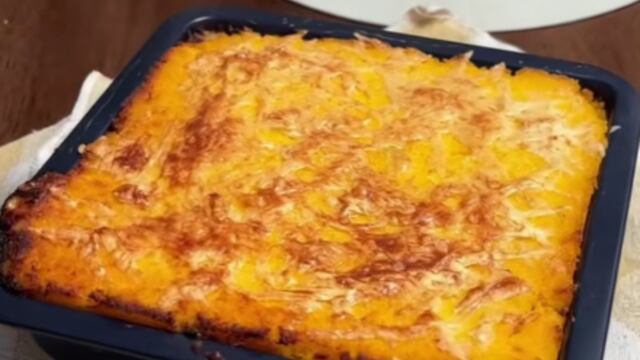 Cómo hacer pastel de polenta y bolognesa.