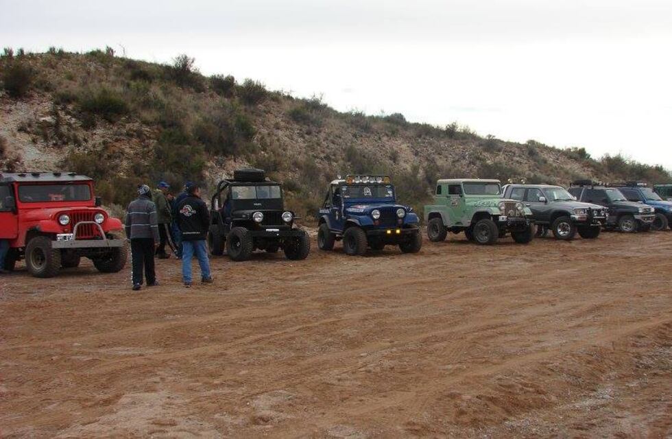 Travesía solidaria: el Club Ika sigue con la campaña de las baterías para ayudar a que una escuela tenga electricidad