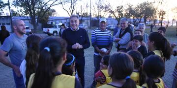 Castellano estuvo presente en las escuelitas barriales