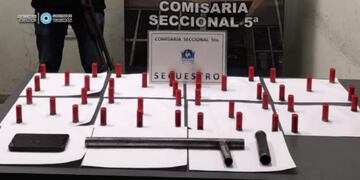 Decomisaron un arma "hechiza" y municiones.