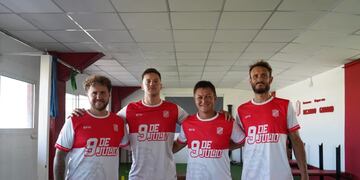 Martin Bieler (ayudante de campo), Matias Barello (preparador físico), Maximiliano Barbero (DT), Miguel Monay (ayudante de campo)