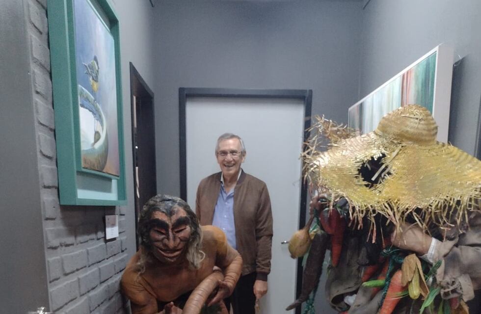 Posadas | El artista Ernesto Engel quemó sus obras y brindó un jopará para todos sus invitados