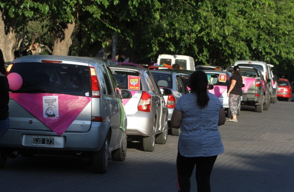 Mujeres marcharon contra la violencia de género en Mendoza