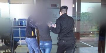 Un bebé y una mujer fueron asistidos por la policía en San Martín