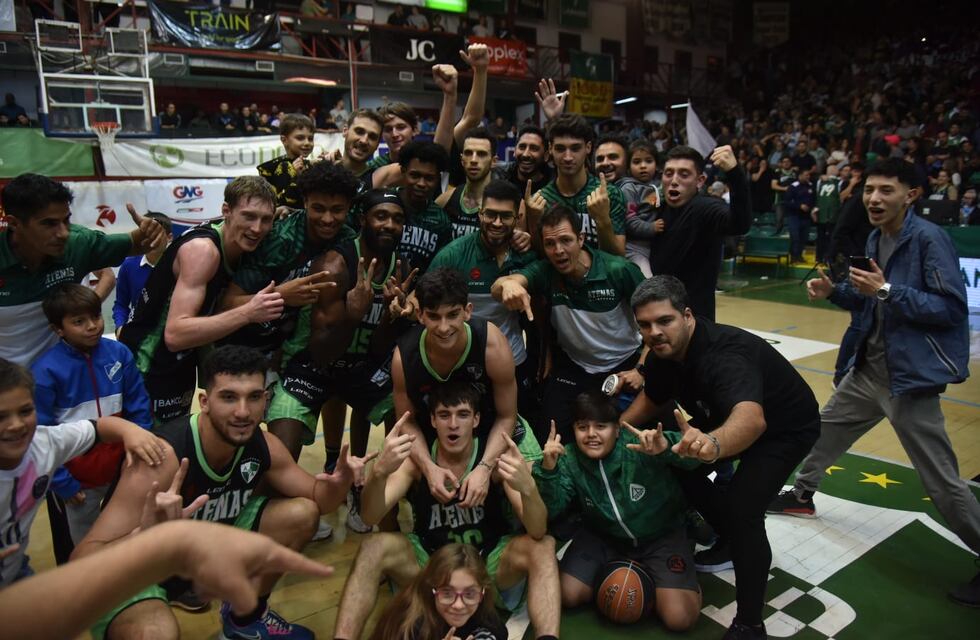En fotos: Atenas se aferró a la Liga Nacional, en un Polideportivo Cerutti como los de antes