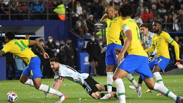 La FIFA sancionó a la Selección Argentina por cantos discriminatorios en el partido ante Brasil.