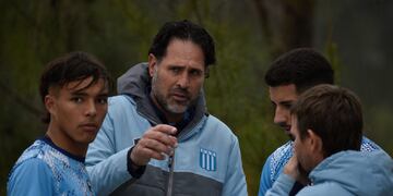 El DT Carlos Bossio pierde a varios jugadores clave en Racing (Ramiro Pereyra).