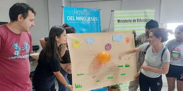 Taller de expresión corporal para padres en el Hospital Avellaneda.