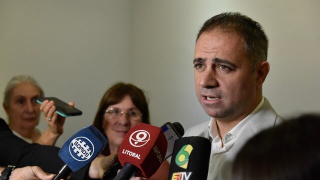 Mauricio Davico intendente de Gualeguaychú en la reunión con intendentes entrerrianos.