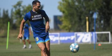 Fabián Rinaudo fue operado con éxito en Central (@CARCoficial)