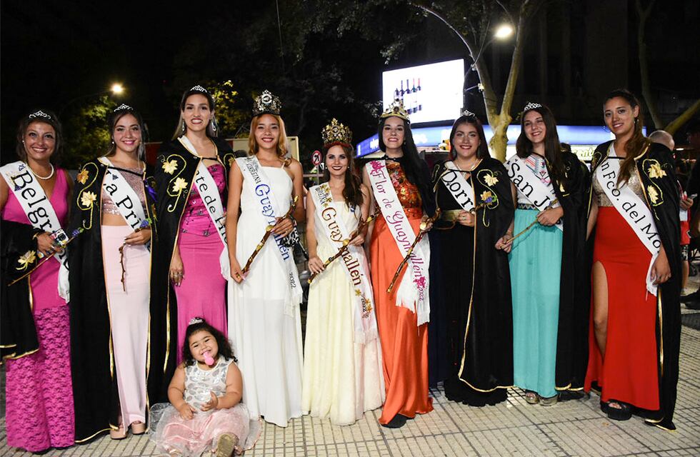 Julieta Lonigro, la reina no oficial de Guaymallén, participó de la Vía Blanca sin carro y con su corte