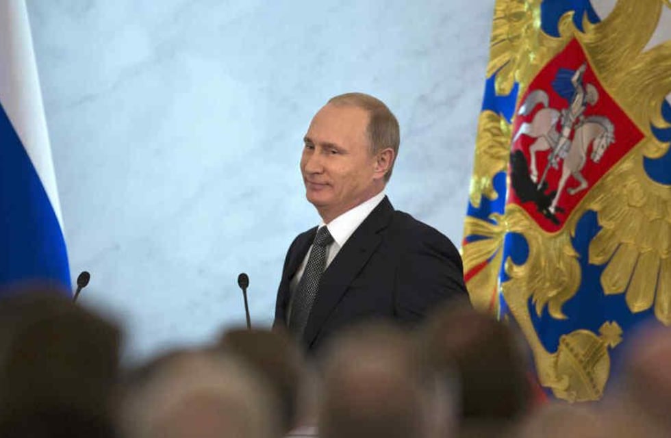 Sputnik V: Vladimir Putin anunció que harán envíos “regulares” y que analizan producirla en Argentina