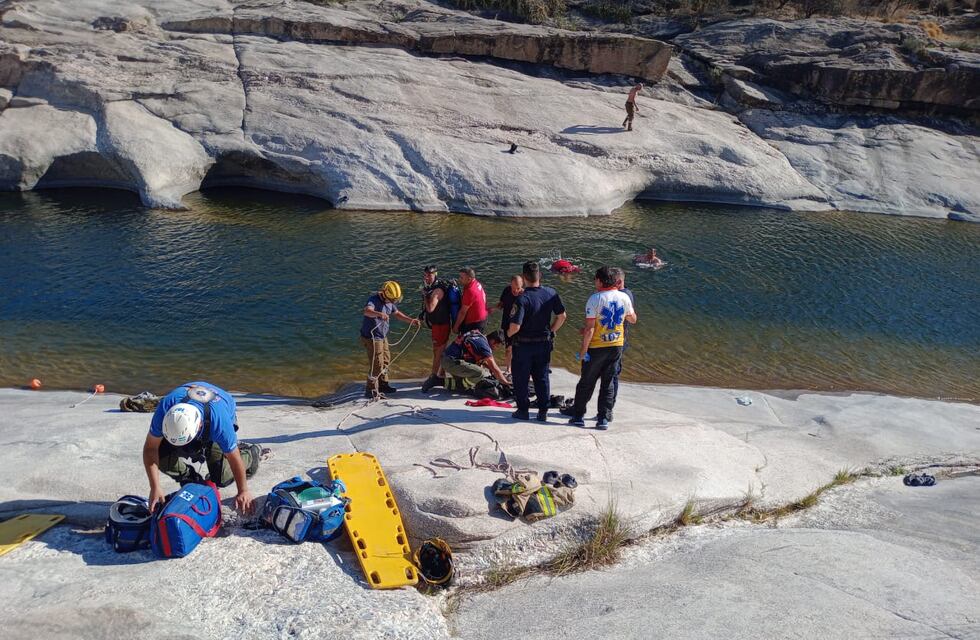 Conmoción en Mina Clavero: intentó rescatar a su pareja y murió ahogado