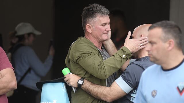 Luis Fabián Artime y la alegría tras el ascenso de Belgrano. (Federico López Claro / La Voz / Enviado especial a San Nicolás).