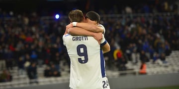 El festejo de Federico Girotti y Talleres. La T sigue primer en el Gupo, pero se define en el Morumbí (Javier Ferreyra / La Voz)