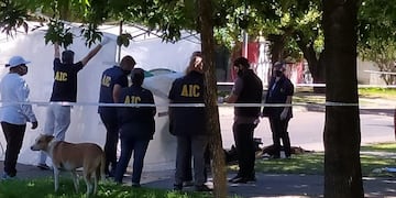 La Agencia de Investigación Criminal (AIC) se encargó de analizar los restos en cuatro puntos diferentes de la ciudad. (@somosrosariook)