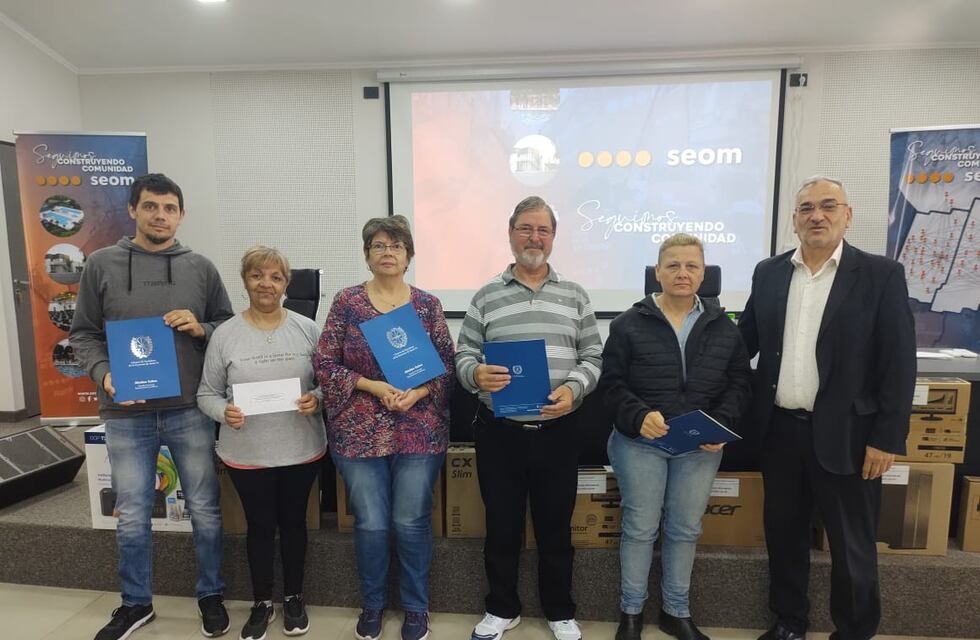 Entrega de equipamiento del senador Calvo a instituciones de Rafaela