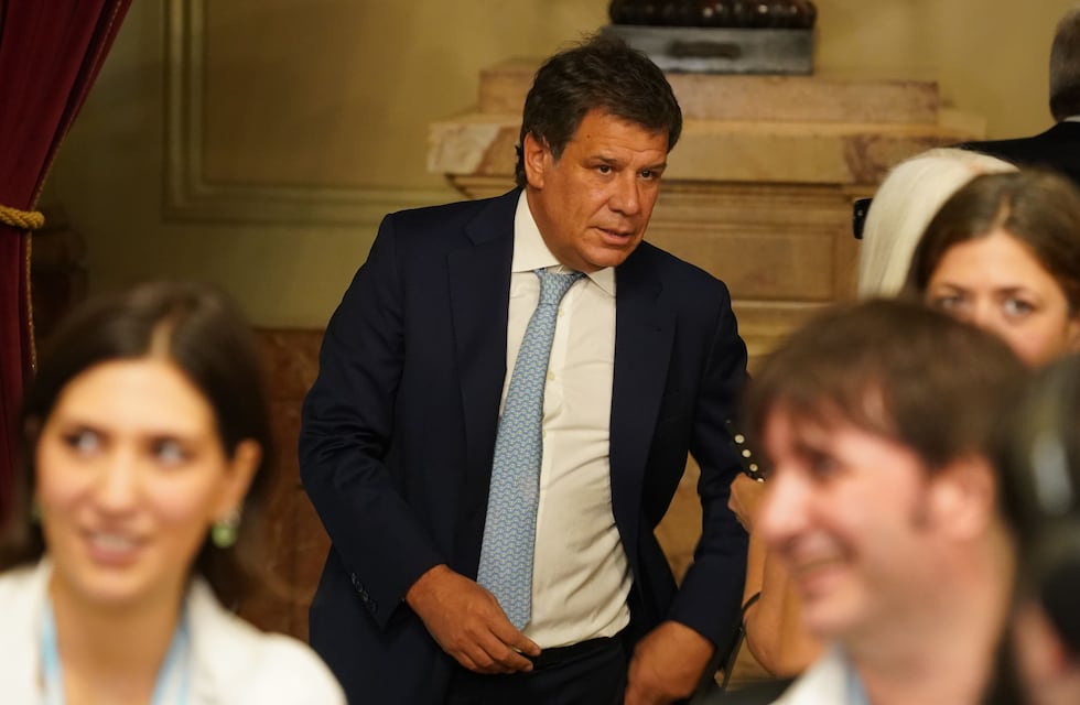 Manes denunció a Caputo por “amenazas coactivas” y el Gobierno lo acusó de montar un “show”