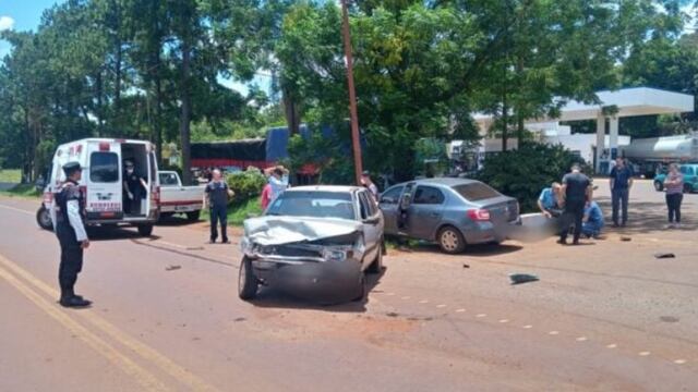 Accidente vial en Oberá dejó un saldo de varios heridos.