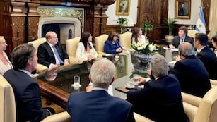 Javier Milei con su gabinete en Olivos.