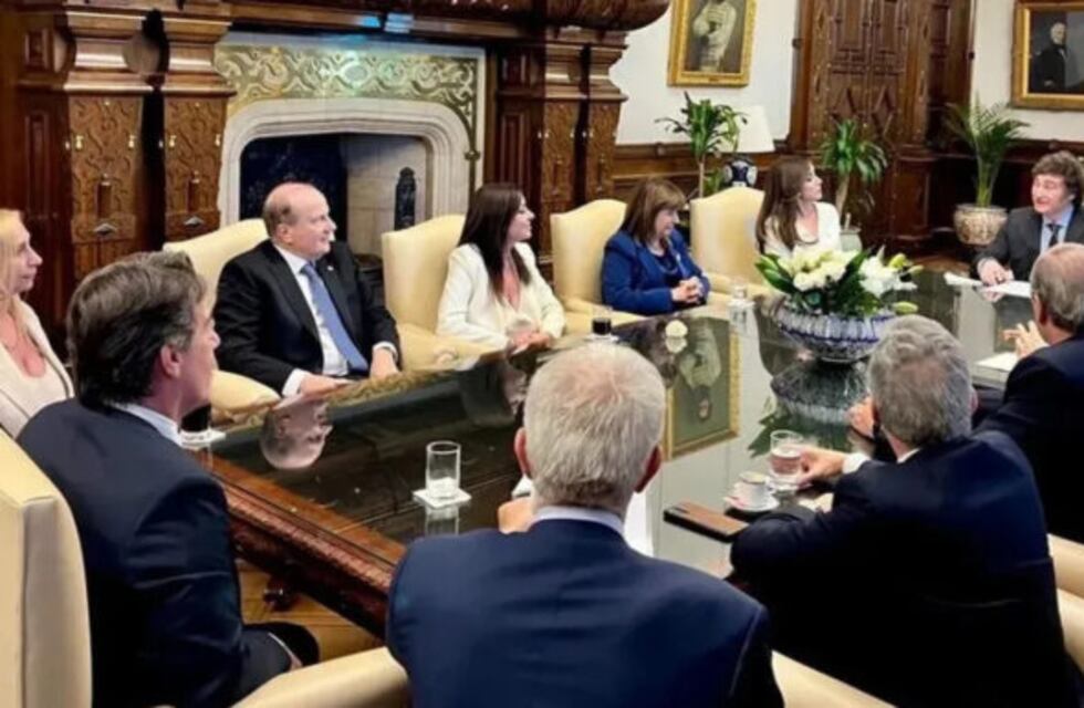Javier Milei se reunió con su Gabinete previo al viaje a Davos: comieron asado y hablaron de la agenda política, económica y fiscal