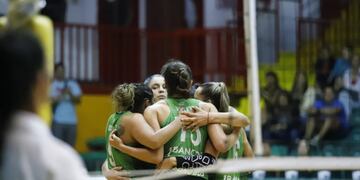 Las chicas de Atenas quieren mejorar la performance de 2021 y cerrar la Liga Argentina de Vóley lo más arriba posible. (Prensa Atenas)