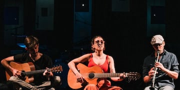 La artista presentó un concierto en el marco del Mes de la Mujer.