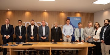 El acuerdo busca generar conciencia sobre la ciberseguridad y prevenir delitos digitales.