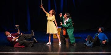 El elenco Vagavientos Teatro en su obra “Ciudades invisibles de mundos imaginarios”.