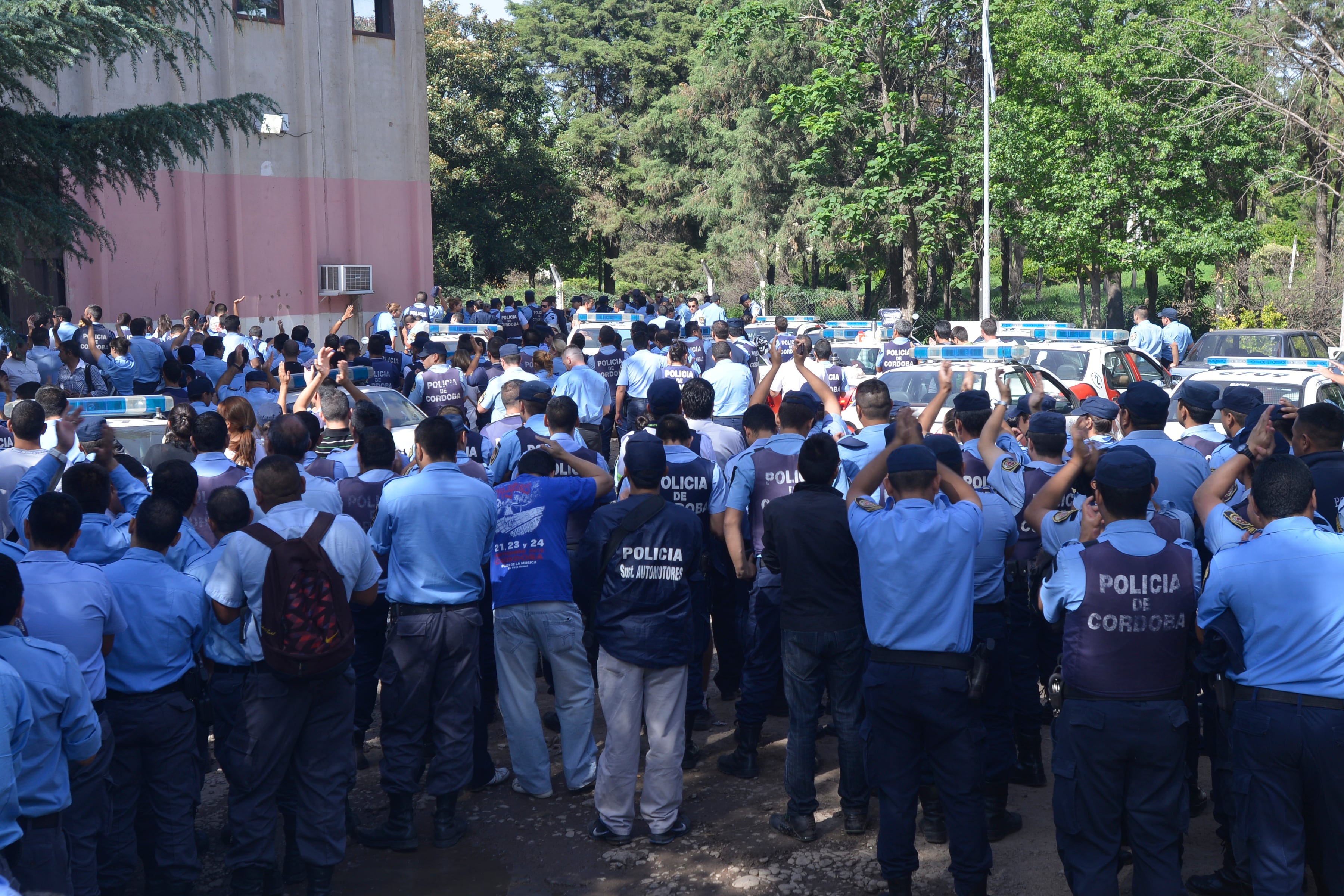 Los móviles dejaron de patrullar y Córdoba quedó indefensa.