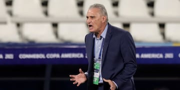 Tite explotó contra las autoridades que no le permitieron convocar a sus futbolistas.