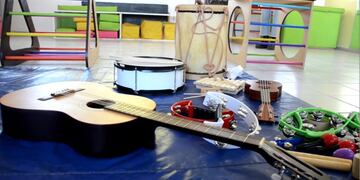 Los Instrumentos que emplean en la sala musicoterapia en San Rafael.
