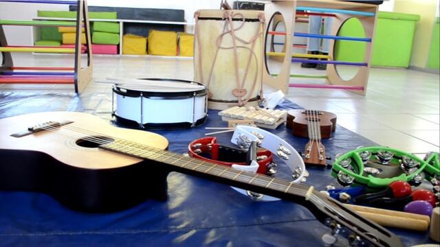 Los Instrumentos que emplean en la sala musicoterapia en San Rafael.