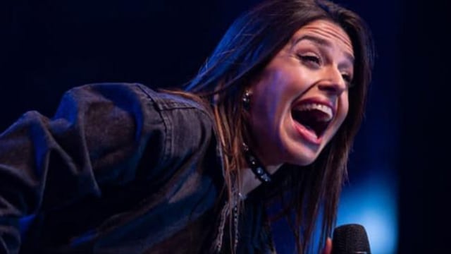 Euge Quevedo protagonizó un inesperado percance en pleno show.