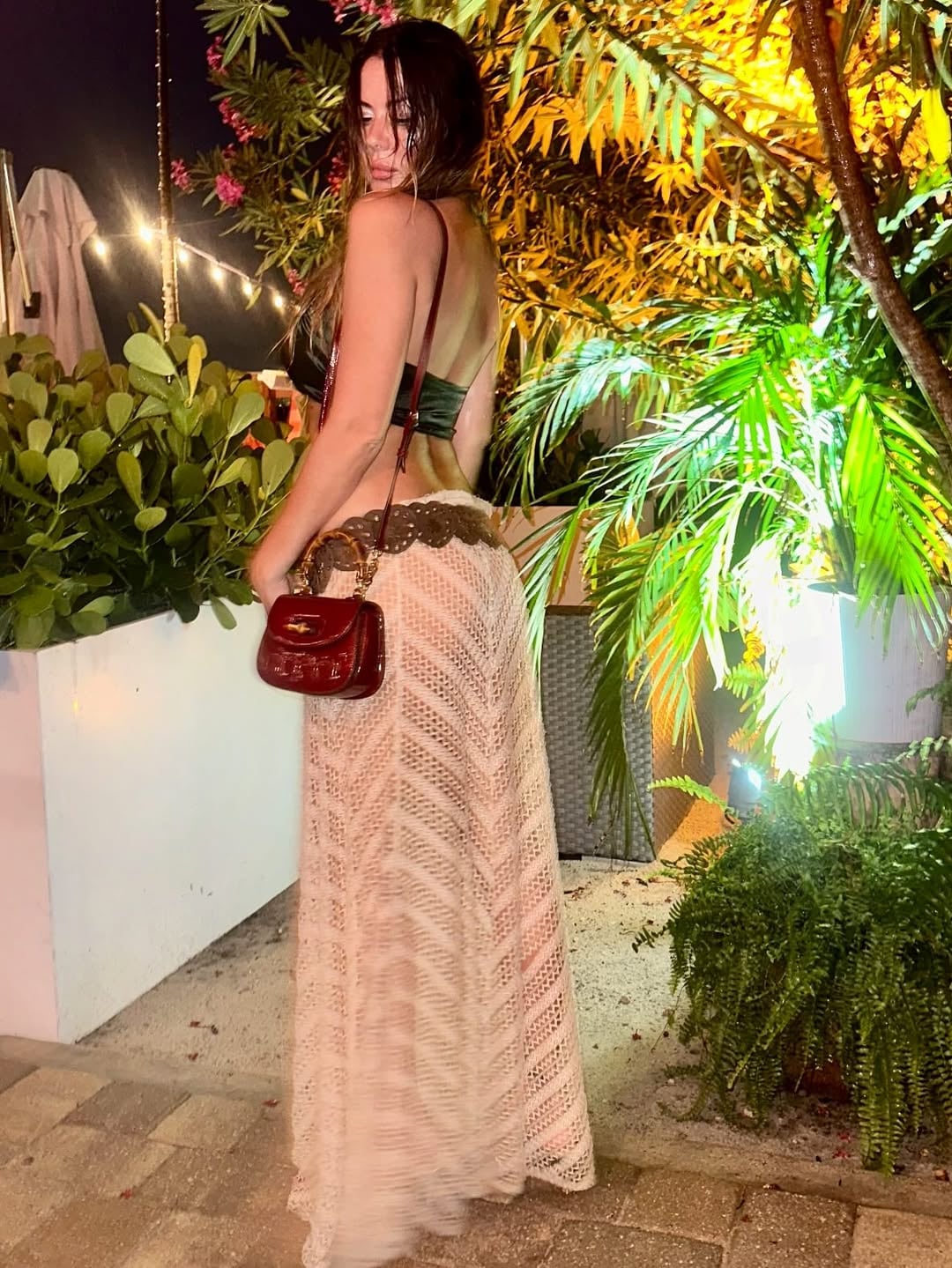 Karina Jelinek se sumó a la tendencia del tejido y sorprendió a todos con un look de alto impacto