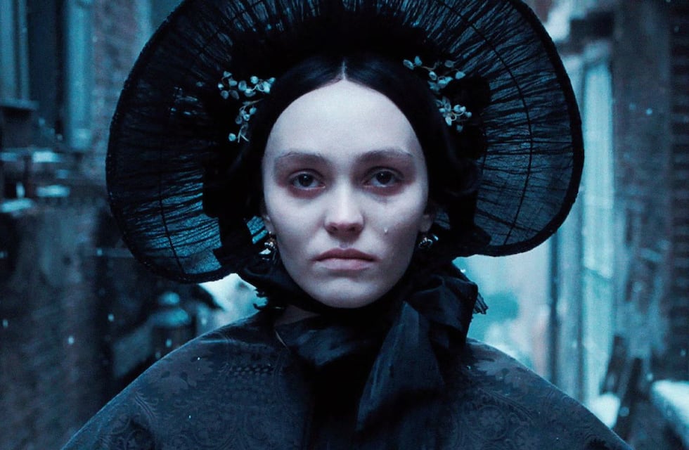 Estrenó Nosferatu, la película protagonizada por Lily-Rose Depp que promete ser grotesca y aterradora