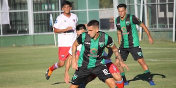 Pablo Ruiz intentó conducir al Verdinegro, que no pudo y perdió de local. (Gentileza Club Atlético San Martín)