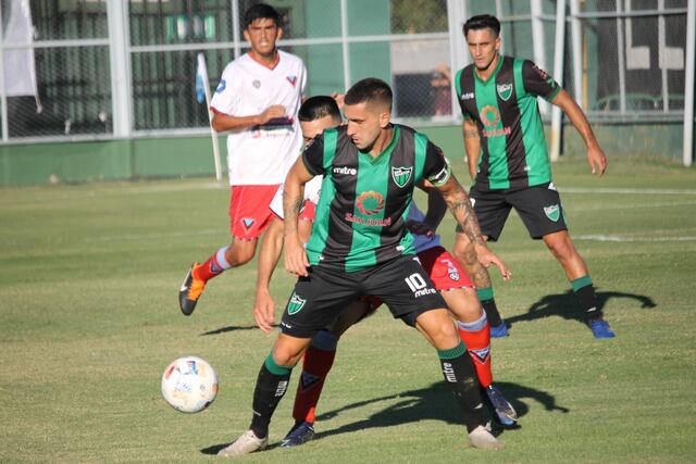 Pablo Ruiz intentó conducir al Verdinegro, que no pudo y perdió de local. (Gentileza Club Atlético San Martín)