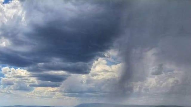 La región registró abundante caída de granizo.