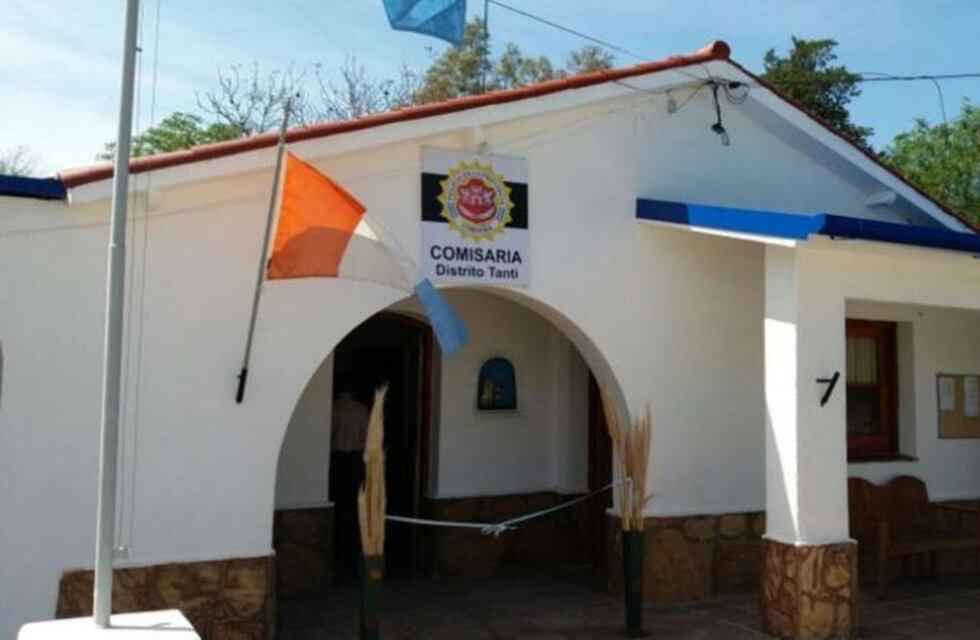 Policía detenido e imputado por balear a su pareja en Tanti: “Le dijo que ella no era nada sin él”