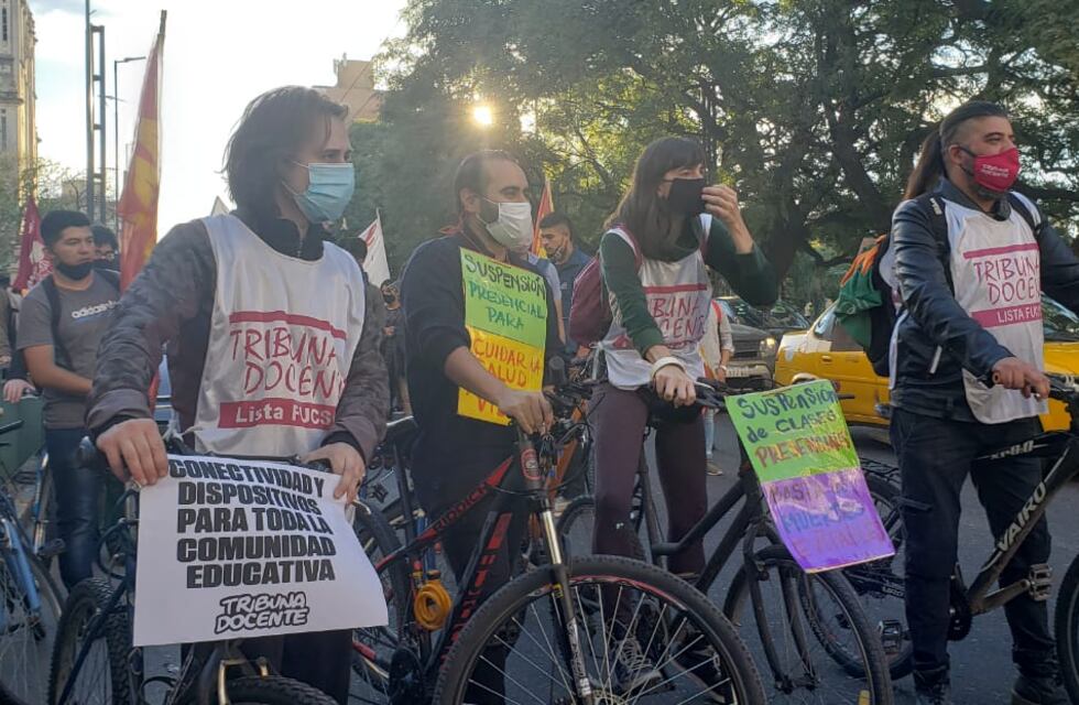 Padres autoconvocados protestan “en defensa” de las clases virtuales en Córdoba