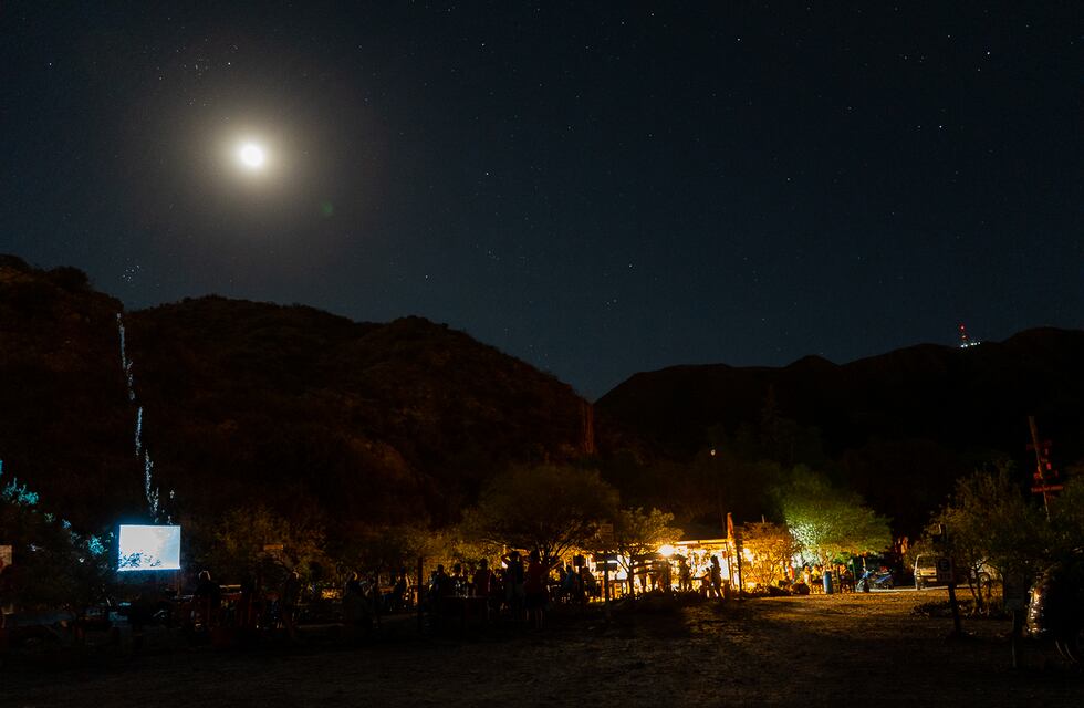 Turismo: realizaran encuentro de astroturismo con degustación de cerveza artesanal