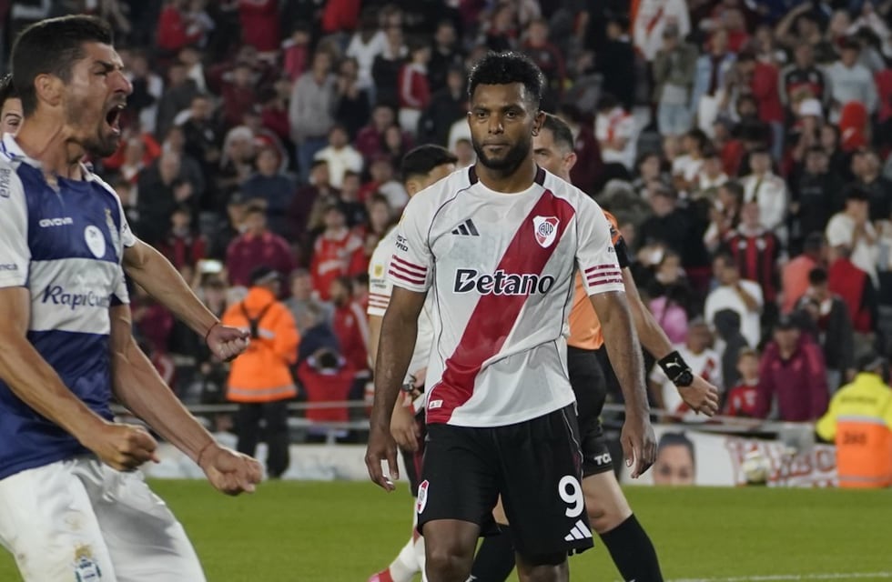 El mensaje de Miguel Borja luego de errar el penal en la derrota de River: se viene el Superclásico