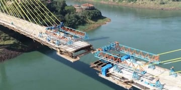 A tan solo 17 metros, el Puente de la Integración está próximo a ser concluido.